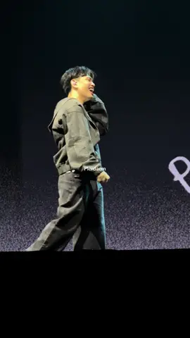 ฝากเวทีไว้กับพี่ #PUN #punbandagethe1stconcert #zentyarb @zentyarb 