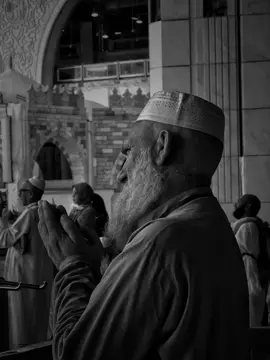 لَا إِلٰهَ إِلَّا اللّٰهُ، مُحَمَّدٌ رَسُولُ اللّٰهِ، صَلَ عَلَيْهِ وَسَلَّم#scw #somaliatiktok12 #quranrecitation #quranrecitation 