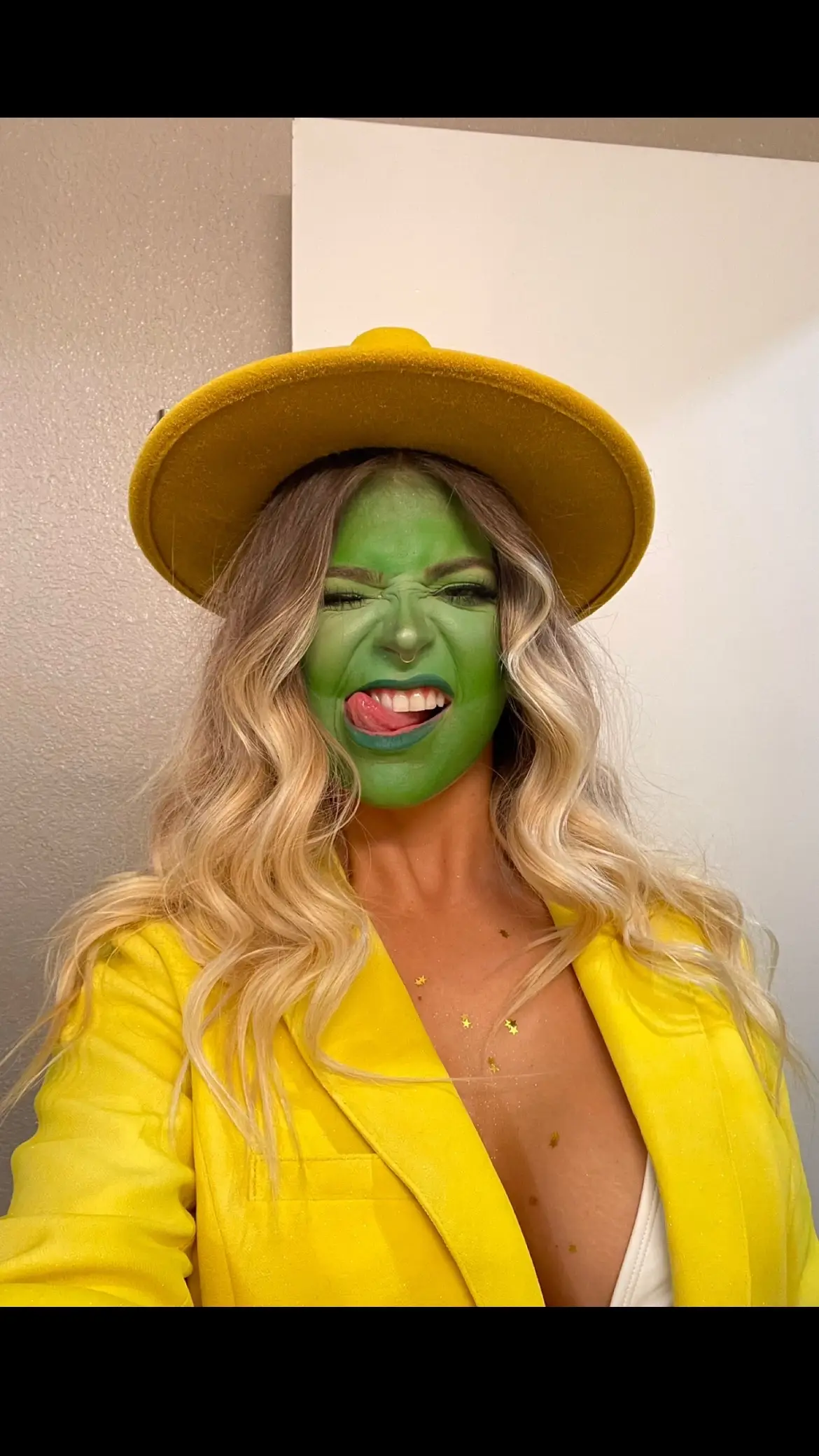 #themask #jimcarrey #themaskmakeup #jimcarreymask #smokin #halloweenmakeup 