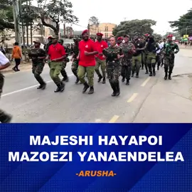 Jeshi la Polisi Mkoa wa Arusha kwa kushirikiana na vyombo vingine vya ulinzi na usalama limefanya mazoezi ya pamoja (Route March) kwa kuzunguka maeneo mbalimbali ya Jiji la Arusha, kisha baadaye kufanya mazoezi ya viungo. Imeelezwa kuwa Mazoezi hayo yamelenga kuimarisha ushirikiano baina ya majeshi ya ulinzi na usalama, kuongeza uimara na utimamu wa miili yao, pamoja na kuwahamasisha wananchi kushiriki katika kulinda amani na usalama wa nchi. Kwa muda sasa, mazoezi ya aina hii yamekuwa yakifanyika katika mikoa mbalimbali nchini, ambapo vyombo vya usalama huungana kwa pamoja kufanya mazoezi kama njia ya kukuza mahusiano na ushirikiano baina yao.  Aidha, imeelezwa kuwa mazoezi haya hayana lengo la kuwatisha wananchi, bali ni sehemu ya kuimarisha uhusiano kati ya vyombo vya ulinzi na jamii kwa ujumla.