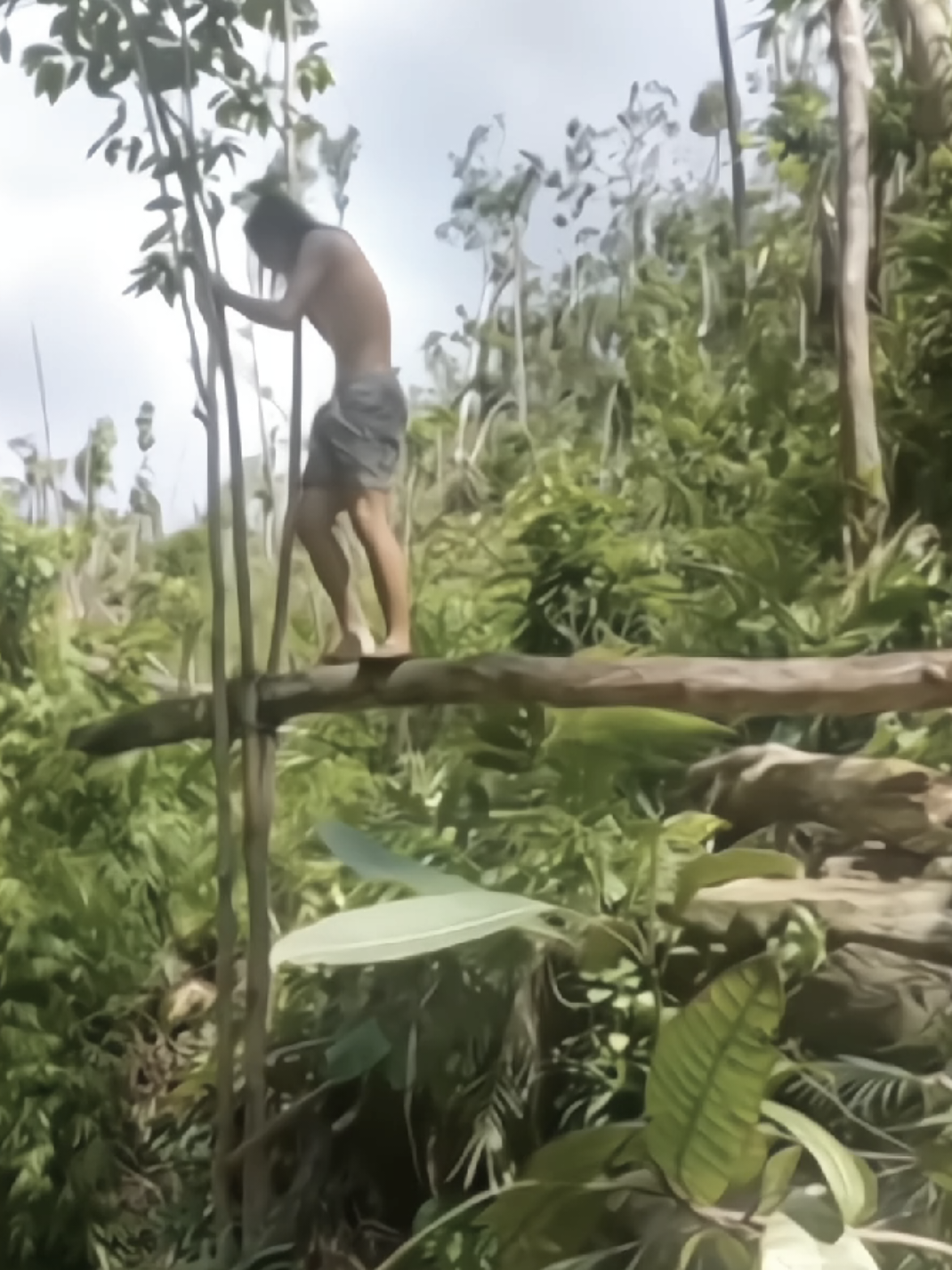 (fyi, nag-dive si Jeo) miss ko lang ‘yung time na super excited sila ni meng pag may gan’tong spot sila  #jeoong #jeremiahong #domengong #jeoong #ongfam 