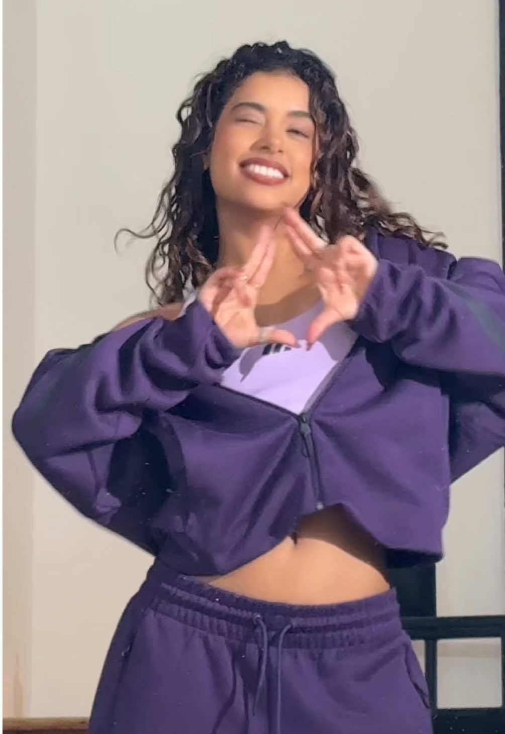 Creo que se nota que el morado es mi color fav 💜🪽  @adidas #adidasZNE #creadoconadidas #AdidasSportswear 