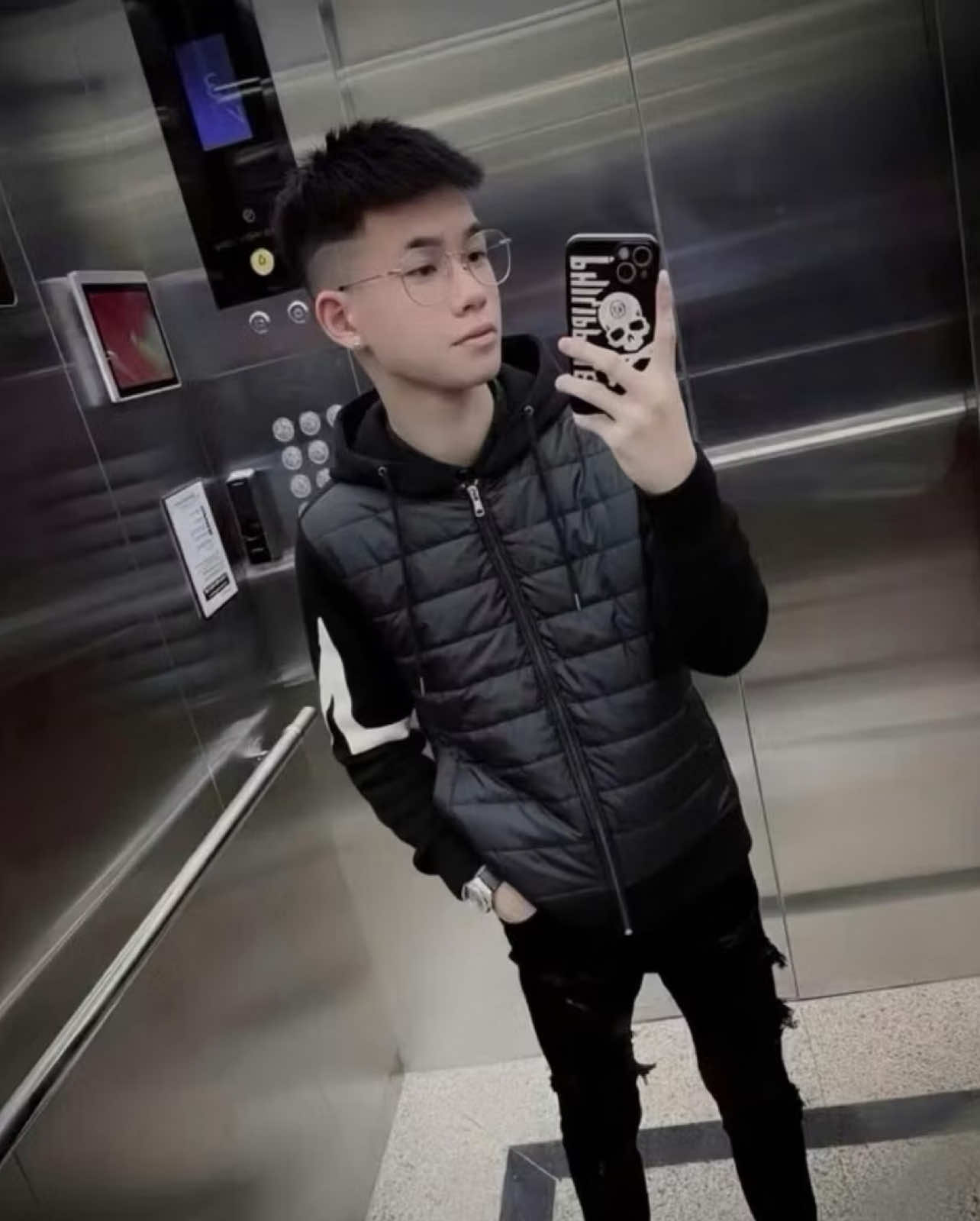 Lạnh rồi ae đã có áo phao phối tay len phá cách này chưa ...#boypho #fyp #viral #aokhoacboypho #trending 