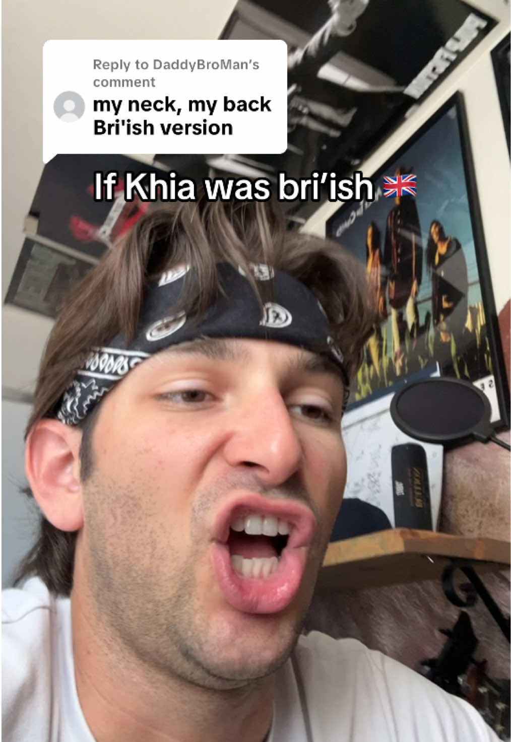 Replying to @DaddyBroMan me minj innit #british #myneckmyback #lmao #innit #beans 