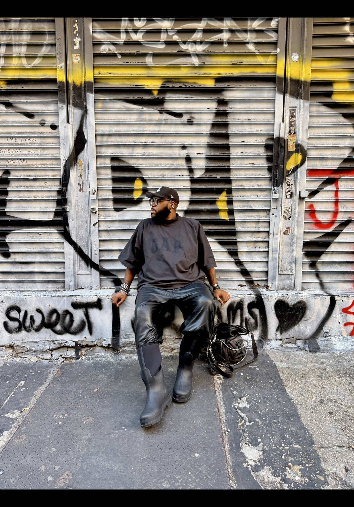 Outfit of the day 🖤🤎 pants: @asos  shoes: BOGS Footwear  #OOTD #fallfashion #bigandtall #mensfashion #nyc 