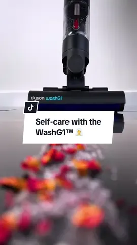 You spa. 🧖‍♀️ We’ll awe. 🤩 The Dyson Wash G1™ has 26 hydration points to evenly apply water to the full width of the roller, so you can rinse without having to repeat. #dyson #SelfCare #spaday 