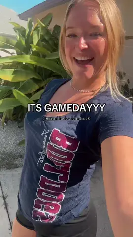 We love Saturdays & dawg wins. #georgia #dawgs #football #saturday #fyp 