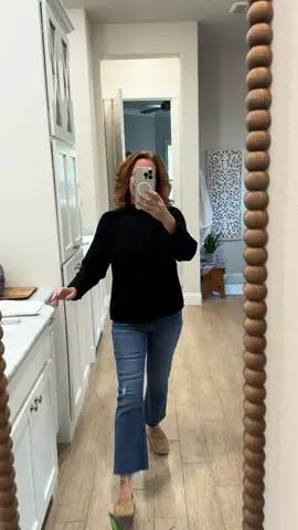 It’s easy being me in comfortable fall clothes, they are my favorite.  All items available at shopwithcas.com  #comfyfashion #casualstyle #casualoutfits #fallfashion 
