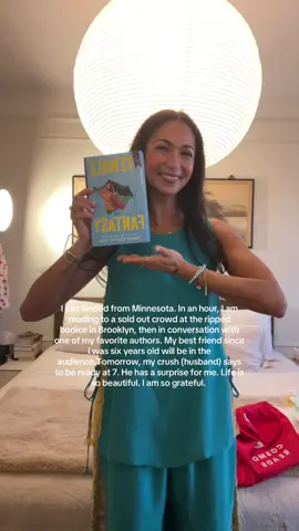 Female fantasy tour diary cont. #BookTok #authortok #childhoodfriends #dreamcometrue #aspiringauthor 