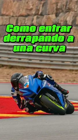 Hoy os voy a enseñar a entrar derrapando en una curva 🔥 Sígueme y comparte con tus amigos si te gusta mi contenido 💪 #motorcycle #speed #circuito #yamaha #600cc                        