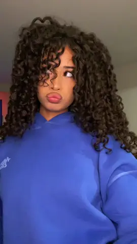 maui wowie (tracksuit from @aelfriceden_official use code: theyd25 for 25% off)#curlyhairroutine #curlyhair #curlyhairstyles #curlyhairproducts #aelfriceden 