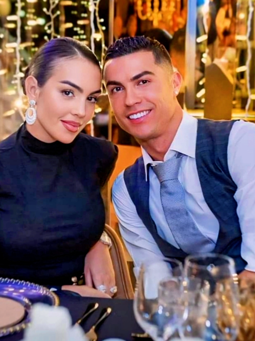 Derrière les paillettes, il y a des blessures qu’on ne voit pas. Être aimée d’un homme puissant, c’est aussi apprendre à survivre sous les projecteurs. 💔✨🔥  #GeorginaRodriguez #CristianoRonaldo #HistoireVraie #AmourSousPression #VieDeStar 