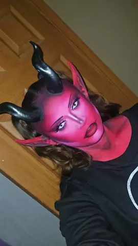 she devil 😈😈 not my favorite tbh it was super rushed 🙄🙄 still cute tho!! #devilmakeup #devilmakeuptutorial #31daysofhalloween #halloweenmakeuptutorial #halloweenmakeup2025 