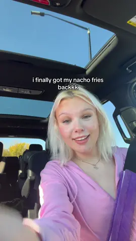 sorry boyfriend i had to get them without you☹️#fyp #nachofries #tacobell 