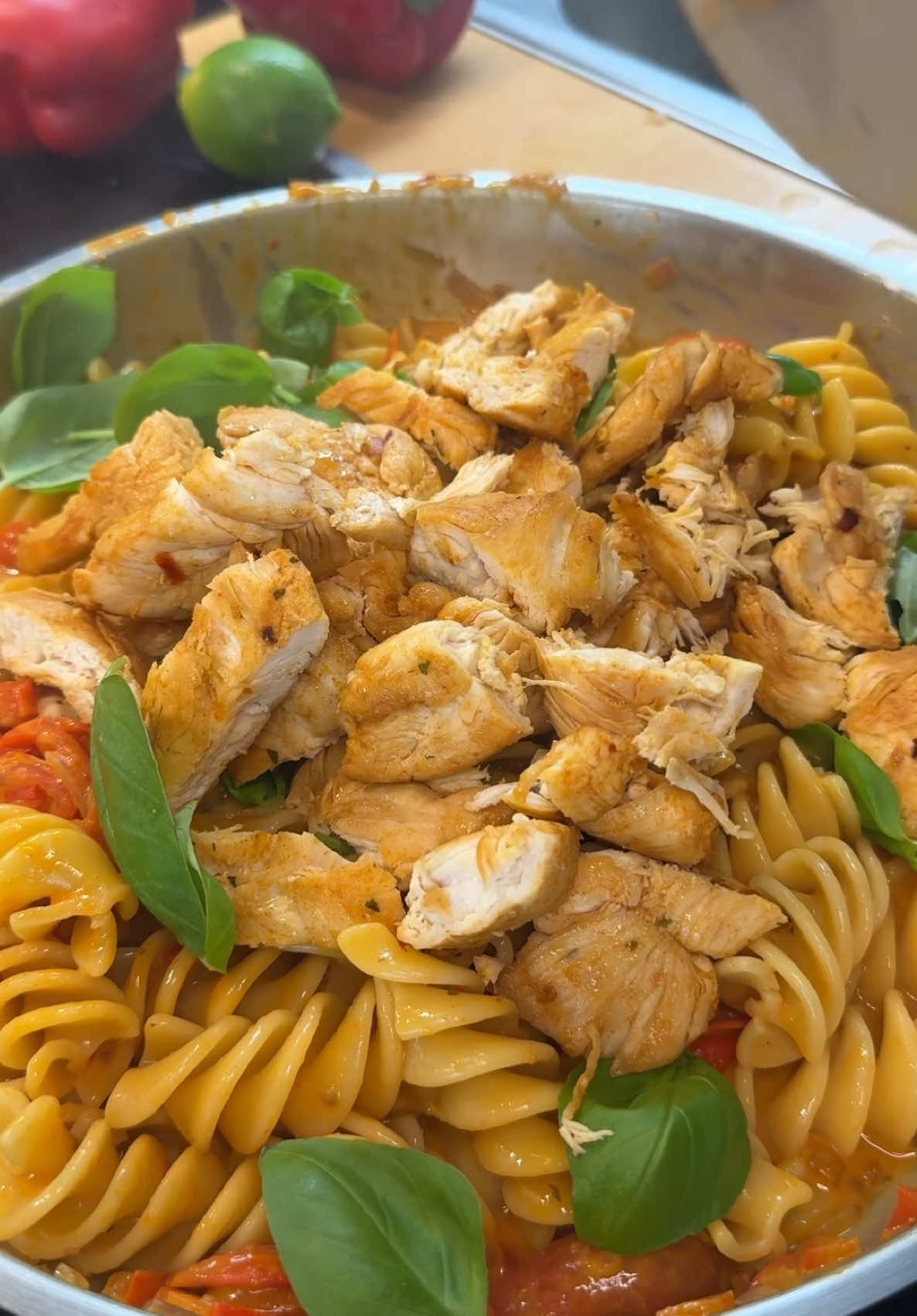 Creamy chicken pasta 🤤🍝😍😋🔥 -lecker, einfach & schnell 💨  👉🏻Rezept auf YouTube 🎥⬆️⬆️⬆️ #EasyRecipe #tagesrezept #food #goodvives #fyp 