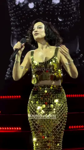 #sahne #kesfetbeniöneçıkart #kesfetteyiz #konser #melikesahin 