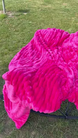 BEDELITE Fleece Cozy Blanket 300GSM stock up on specials Soft Warm Fluffy Blanket Decorative Giftable Striped Blankets Fabric 3D Stripe Texture Microfiber Polyester #cozy #blanket #microfibre ##warm 