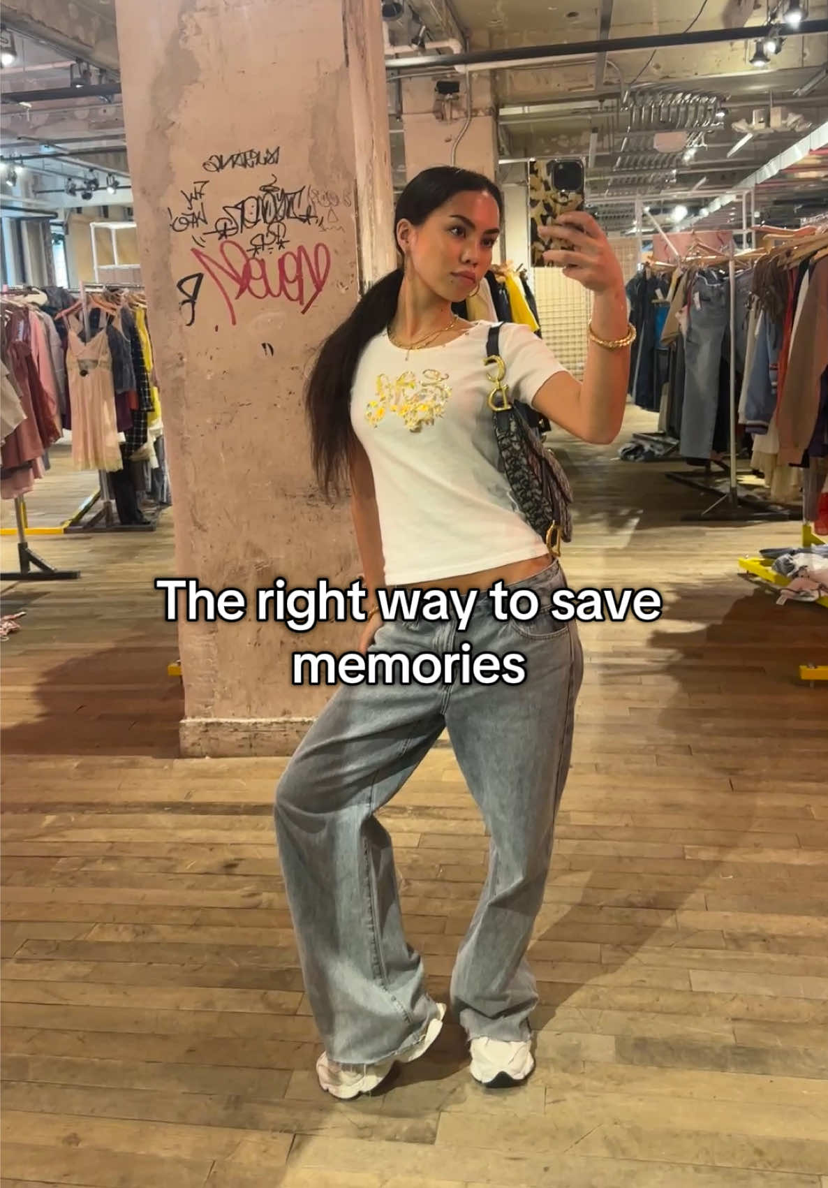save your memories on @Hyper for rewards 😇 #sidequest #college #challenge #fsu 
