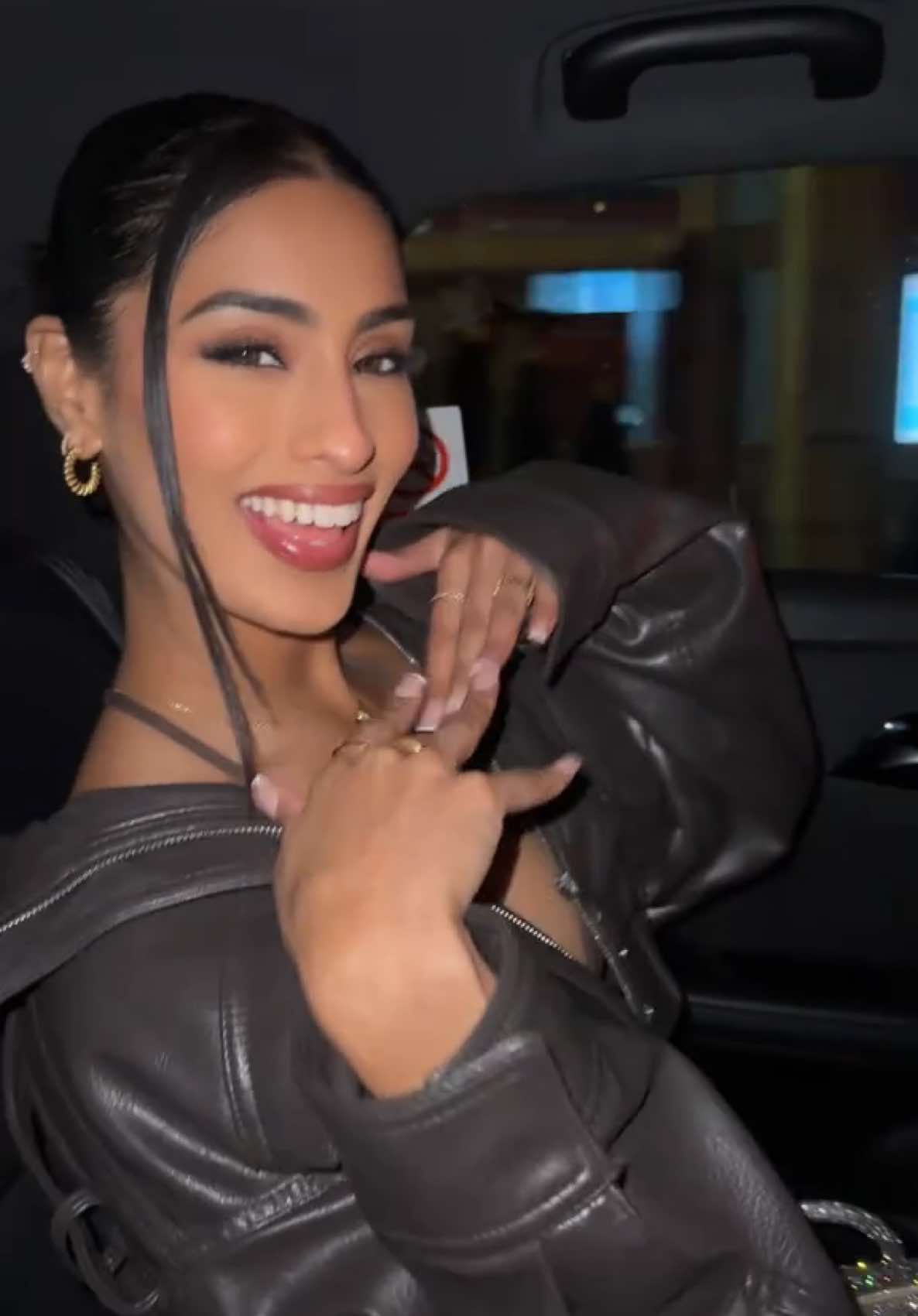 out out in ldn t2niteeee😝😝 #punjabi #fyp #london 