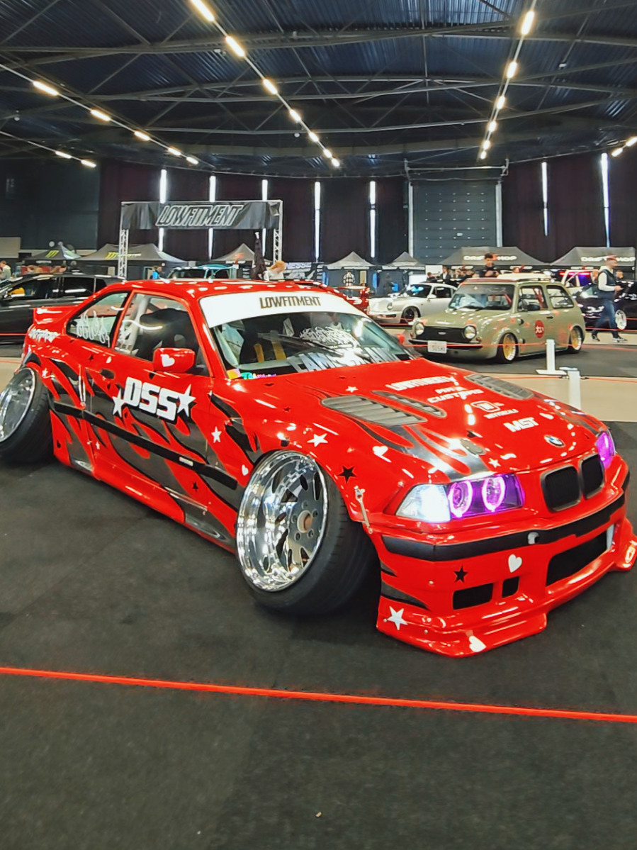 Stance BMW E36 3 serie 🔥😎 @ 100% Auto live, Ahoy Rotterdam #bmw #stance #slammed #e36 #3series 
