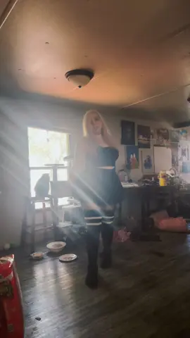 Cooler than me! #ter3ear #OOTD #trend #outfitoftheday #dancing 