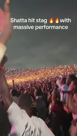 Shatta has done it again 🔥 for filling the entire independence square 💪 and still fans are stepping in #shattawale #shattaandpelleringhana #opanka #peller09 #a #joydayberlapisserunya #joydayberlapisserunya #rapaholichomecoming 