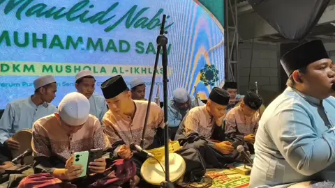 kolaborasi hadroh terbangan sholawat wabaarik karawang. #terbangansolawat #hadrohterbangan #senihadrohterbangan #terbanganislami #terbangansunda 