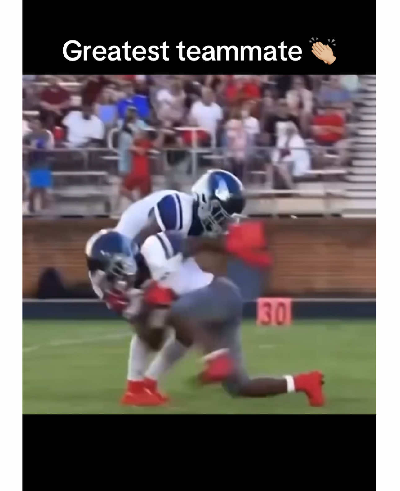 This is crazy 😳 Via: refend #highschoolfootball