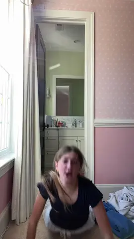 there’s some hidden talents in this video… @SiennaStein 