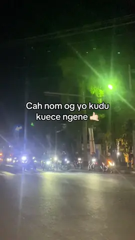 wapikk cah,sayange kameraku kok yo pas ngeblurr jii #jasasuruhrembang #jasasuruhlasem #jasasuruhkaliori #rembang24jam #rembangstory 