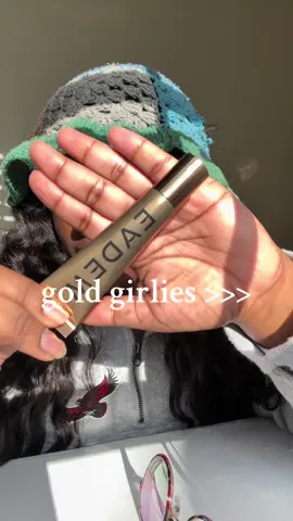 i’m obsessed with this new limited edition exfoliating lip balm from @EADEM can this be a full time thing for the gold girlies?!?🤍🫣✨ #fyp #thenitaam #lipbalm #eademlipbalm #eadem 