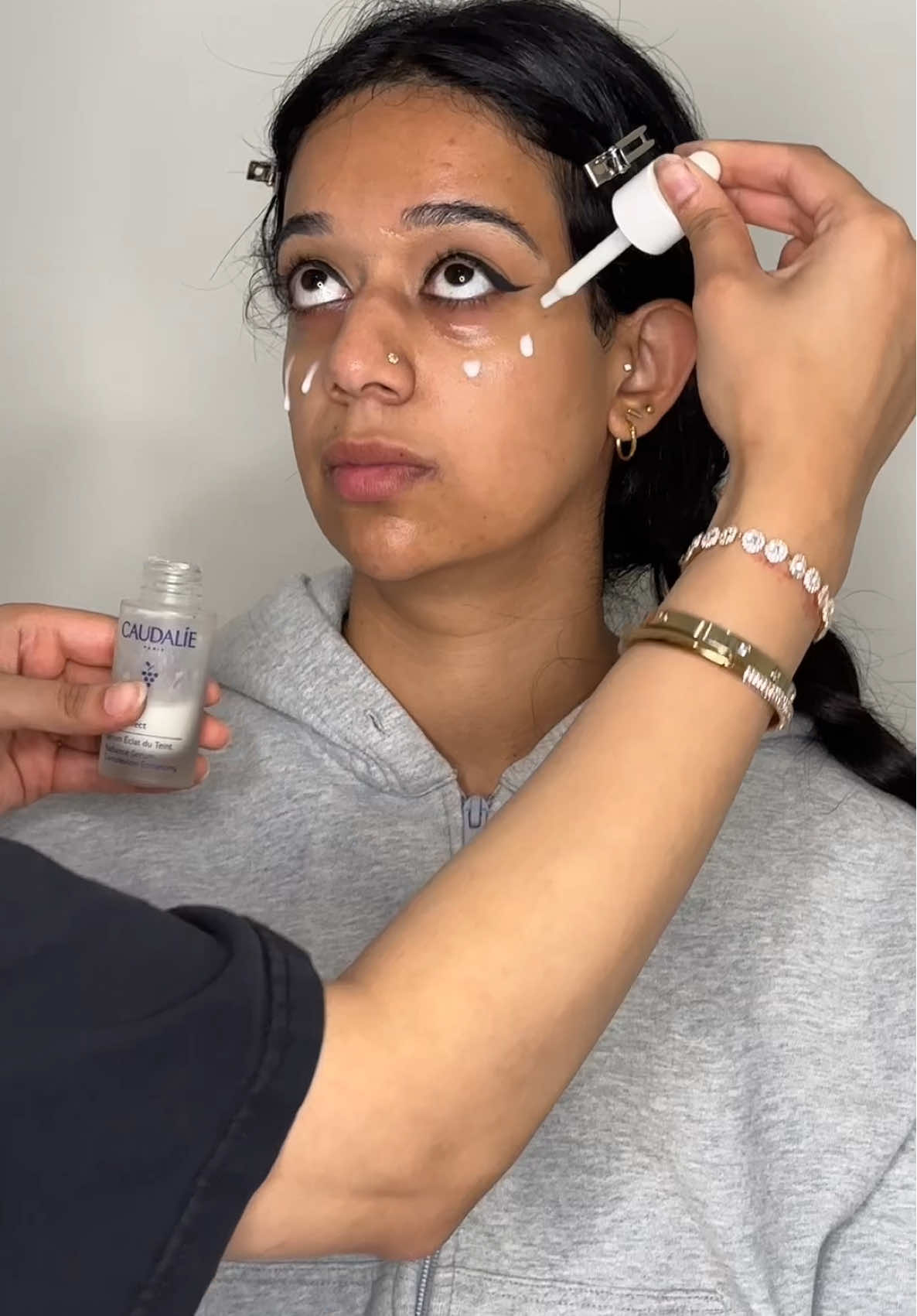 📩 DM to book your appointment or for inquiries!   📧  artistrybyparveen@gmail.com  Outfit & Jewelry @stylebyjas_  Hair & Makeup #artistrybyparveen  Skin  Serum - Vinoperfect @caudalie and beauty elixir  Moisturizer-  @embryolisseca Primer- hydro grip @milkmakeup Pore primer elf putty primer @elfcosmetics  Face  Foundation @narsissist Radiant  Concealer / Highlight shape tape @tartecosmetics  Cream Bronzer @maccosmeticscanada Pro palette / powder bronzer “give me sun”  Contour @smashboxcanada  Baking powder @hudabeauty Setting powder @charlottletilbury airbrush flawless finish  Brows @sephoracollections brow pencil  Blush @diorbeauty pink mix @maccosmeticscanda “pinch me”  Highlight @anastasiabeverlyhills  #makeupartist #makeupvancouver #southasianbridalmakeup #makeupjunkie #makeupaddiction #surreymakeupartist #canadianinfluencer #makeupinfluencer  #makeuptutorial  #makeuplooks #wakeupmakeup  #makeuptransformation #makeupparty #makeupideas #makeupobsessed #MACCanadianOriginal   #FENTYBEAUTY #southasianweddings #southasianfashion #southasianwomen  #creatorsearchinsight 