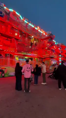 Vogue Des Marrons, Fête foraine à Lyon #feteforaine #voguedesmarrons #lyon #attractions #streetfood 