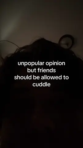 man this room is dark #friends #cuddles #fyp #foryoupage 