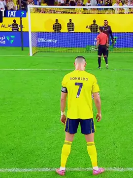 Cristiano Ronaldo misses a penalty kick 😳  #cristianoronaldo #كرستيانو_رونالدو #thesaudileague 