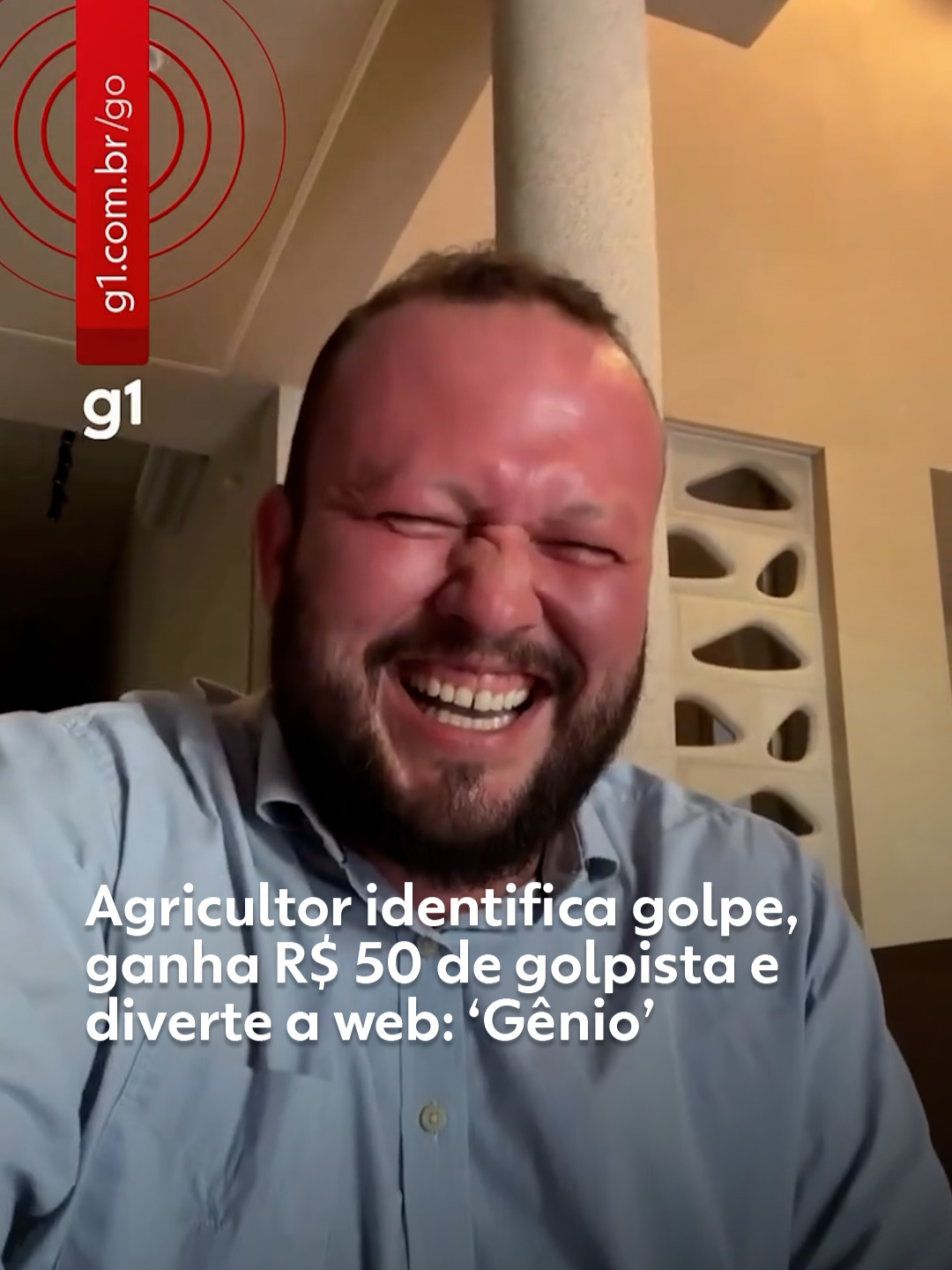 👀Golpe no golpista - O agricultor Geraldo Rodrigues contou, em suas redes sociais, que identificou uma tentativa de golpe que pedia a transferência de mais de R$ 3 mil por Pix, mas que acabou ganhando R$ 50 do suposto golpista. Nos comentários, os seguidores se divertiram com a história. “Esse sim é um gênio”, disse um dos seguidores. “Golpe com cashback”, disse outro. O vídeo já soma mais de 4,6 milhões de visualizações em três dias de publicação. Segundo o agricultor, a mensagem veio por aplicativo de mensagens perguntando se ele estava em casa. “Nossa, que intimidade! Nunca nem falou comigo. Aí eu pensei, é golpe, né?”, relatou. Em seguida, a pessoa já pediu a transferência de R$ 3,5 mil para, supostamente, pagar uma dívida. Geraldo falou para o suposto golpista que precisava de R$ 50 para ir até o caixa eletrônico para desbloquear o cartão. “Falei: não tem nenhum real aqui e agora eu estou com a conta bloqueada. Faz o seguinte paga esse Pix, coloca 50 reais de crédito no meu aplicativo de corrida. Mandei o link do Pix. O cara botou R$ 50 e tomei R$ 50 do bandido”, narrou. Veja mais clicando em 'leia o artigo' #g1 #g1local #goiás #golpe #tiktoknotícias