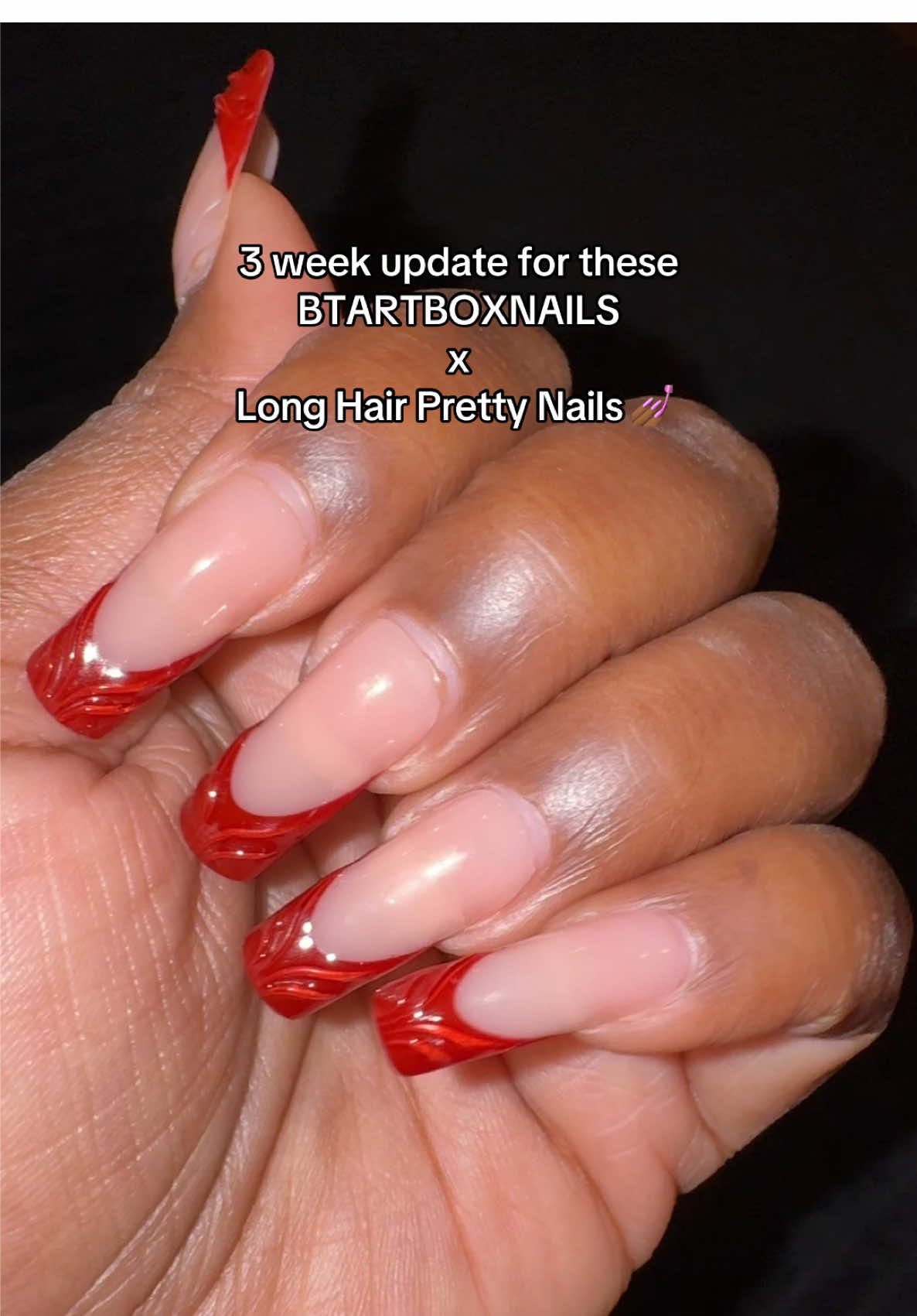 3 weeks in and they’re still going strong 😍 no chips, no dullness — just shine and durability! @BTArtboxnailsofficial @LongHairPrettyNails #btartboxnails #gelxnails #longhairprettynails 