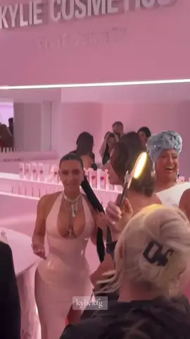 Kim's Beautiful 😍 #kimkardashian #kingkylie #kyliecosmetics 