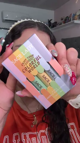 Set de tres labiales,colores vibrantes #labiales #matte #lips #gloss #sacelady 