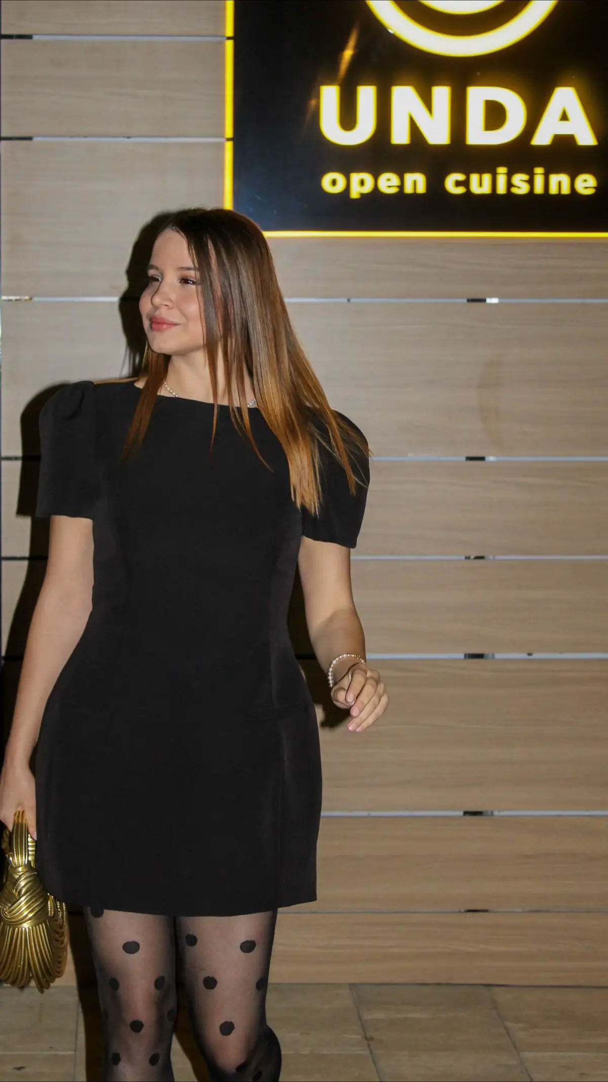Încă nu știu cum să pun în cuvinte serile astea, când ajung să cunosc oameni noi și să trăiesc experiențe faine, datorită lucrurilor pe care iubesc să le fac.🥹 Tot ce pot să spun acum e că sunt fericită și foarte recunoscătoare că trăiesc niște capitole frumoase.🩷 Thanks for having me, @Trendyol  #newtvgeneration event at #undaopenpossibilities  #newtvgang  #trendyol #romaniancreators 