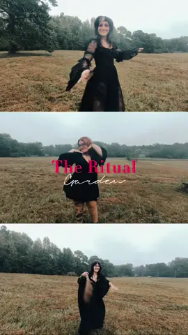 Did an incredible photo shoot for the cutest spooky coven of women  #witchtok #spookyseason #spookyshoot #coven #CapCut  @Samantha Rose Tarot 