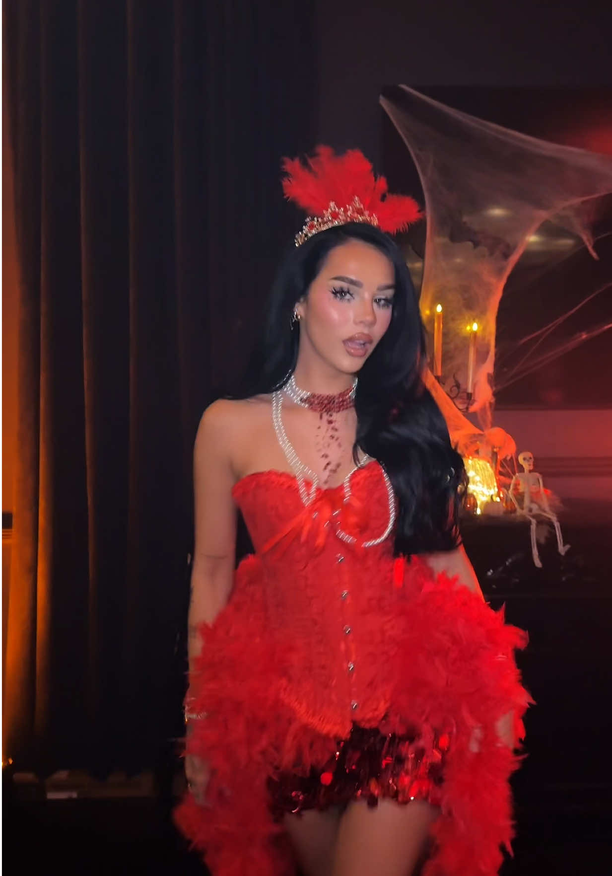 your favourite showgirls💃🎪 @Leila 🎀✨ @Painted UK #fyp #halloweenlook #duo #bestie 