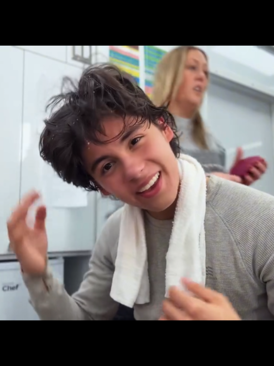 @Miguel Mora Te entendemos muito,Gwen☝🏼💕 (fico imaginando a ansiedade do Mikey pra postar esse vídeo só depois que TBP2 lançar) #miguelmora #mikeysfamily #theblackphone #fyp #blackphone2 