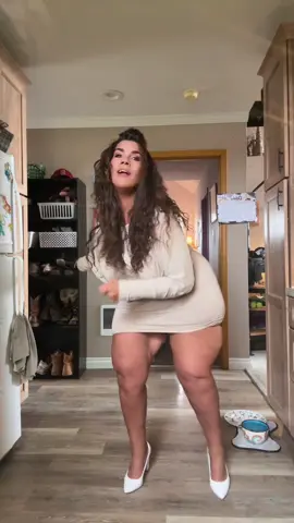 Need to get my nails done👌 #fypシ゚viral #fyp #bow #shawty @Myke_Livinlegend i don’t think i did it right😁❤️💋