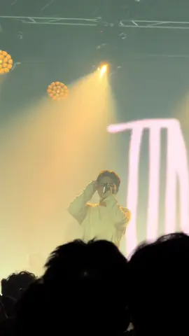 ฉันจะรีบบอกรักเธอ  - T!NE (i hope u stay)  #TiNE #ไทน์ #volumelivehouse 