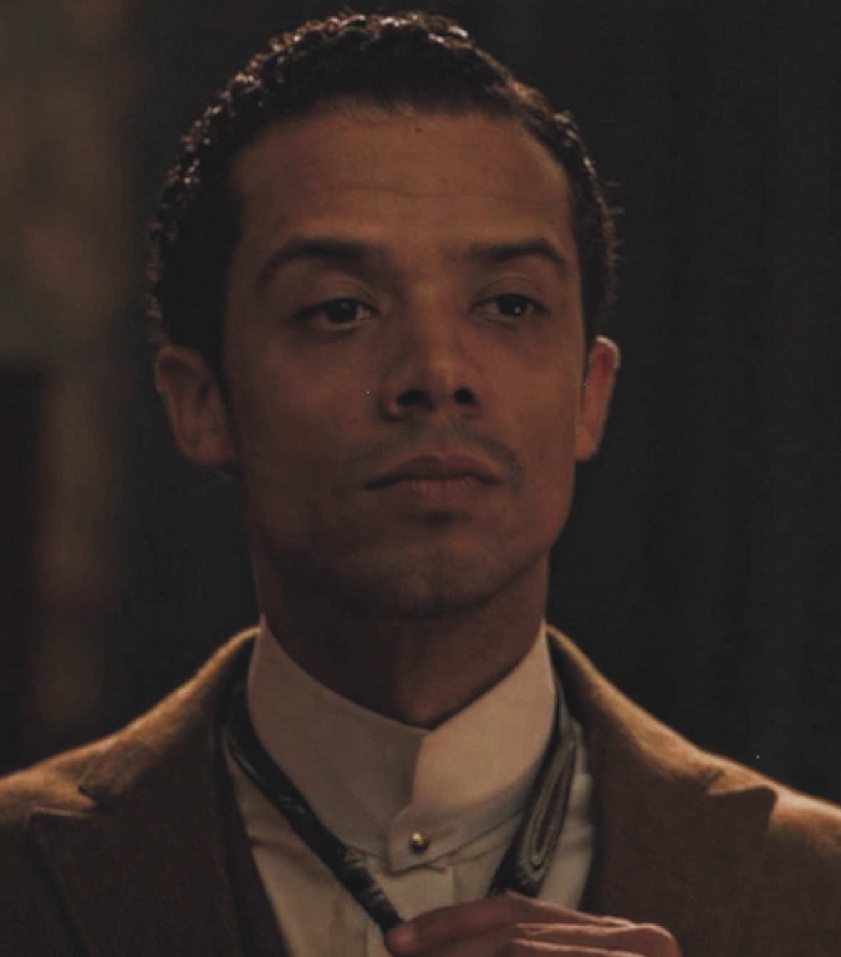 Ty for 5k!!!  also just finished this peak show. can’t wait for s3 scp: @bella ✧.*  cc @jay  #iwtv #louisdepointedulacedit #jacobanderson #fyp #interviewwiththevampire  show: interview with the vampire character: louis de pointe de lac song: lemon rihanna