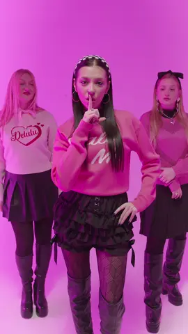 Pretty In Pink🩷 out now #sing #prettyinpink 