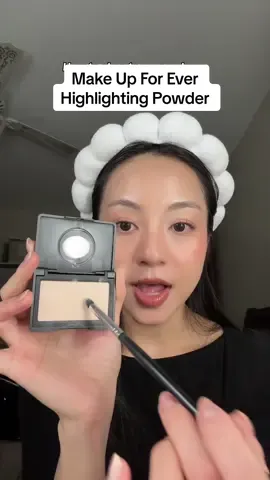 My little brightening powder hack for that snatched + clean makeup look 💛 #brighteningpowder #makeupforeverhighlighter #brighteningpowder  #makeuphack #TikTokShopCreatorPicks 