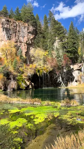 We climbed through rocky trails and switchbacks, and just when our legs started to question our choices… this amazing sight appeared.  Hanging Lake 😍🤩😍🤩 #coloradoadventure #mountainadventures #coloradotravel #hanginglake #hiketok 