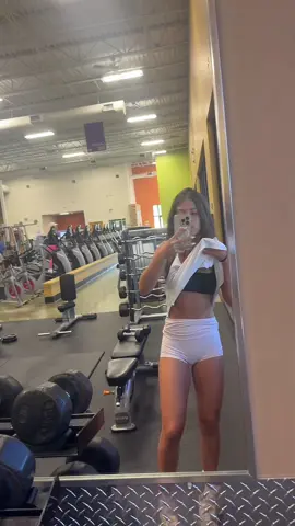 lwokey mid lowkey bloated 